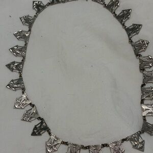 BUNDLE ITEM * Chic Silver Arrowhead Necklace